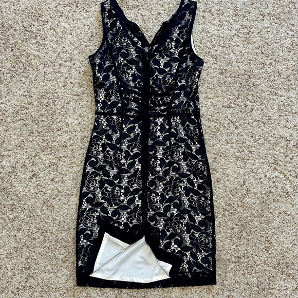 Antonio Milani Women’s Navy/White Floral Lace Maybelle Dress. Size 4. Like-New! - Picture 6 of 11